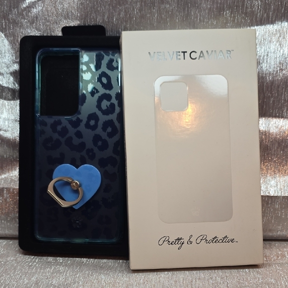 Velvet Caviar Other - Velvet Caviar Blue Leopard Phone Case With Free Grip Stand